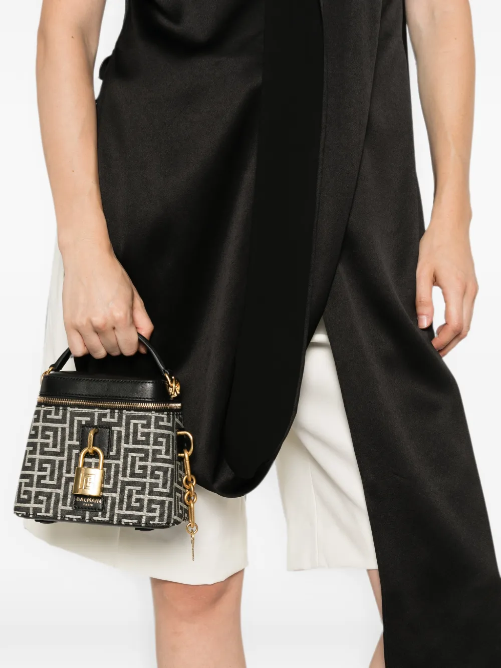 Balmain Kalfsleren mini-tas met monogram-patroon Zwart