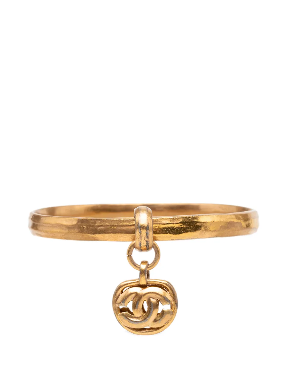 CHANEL Pre-Owned 1996 vergoldeter Armreif mit CC-Anhänger