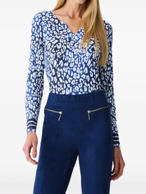 One Up Blusa Marcele gola V com estampa de leopardo