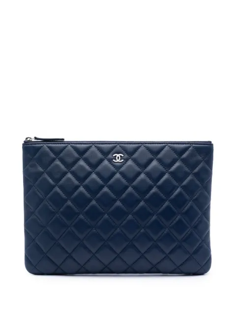 CHANEL Pre-Owned bolso de mano O Case mediano acolchado de piel de borrego 2016-2017