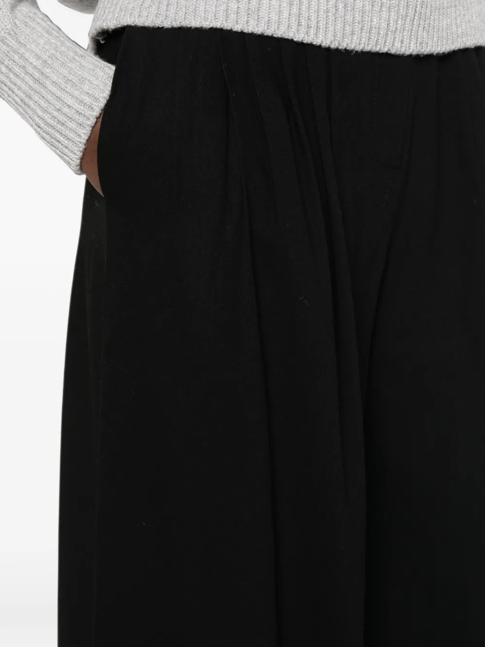 SOURCE UNKNOWN Broek met ruches Zwart