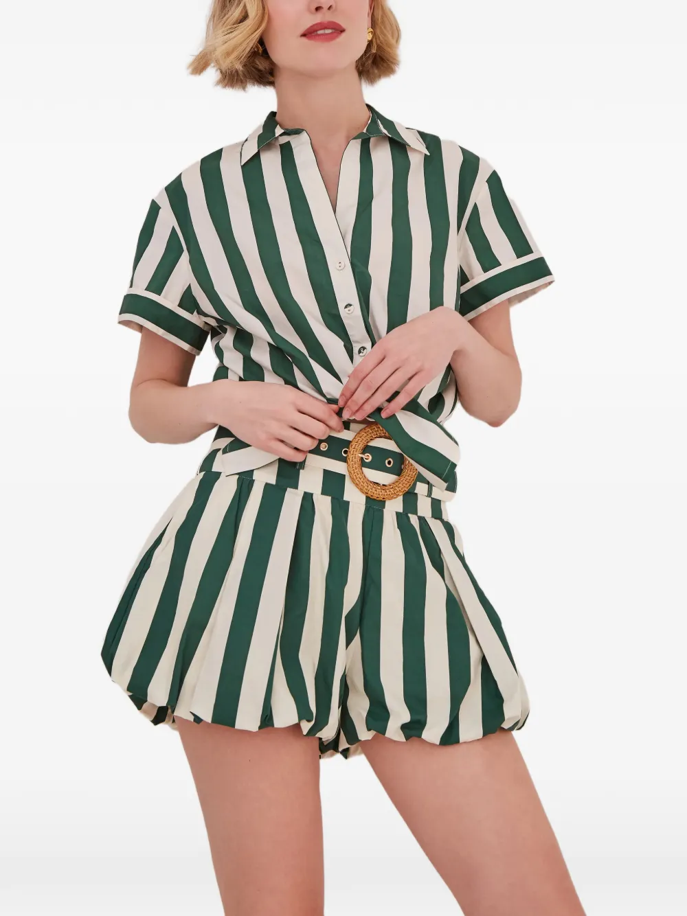 Cara Ray gestreepte shorts met ceintuur Groen