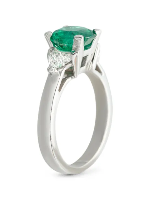 LB Exclusive emerald and diamond ring
