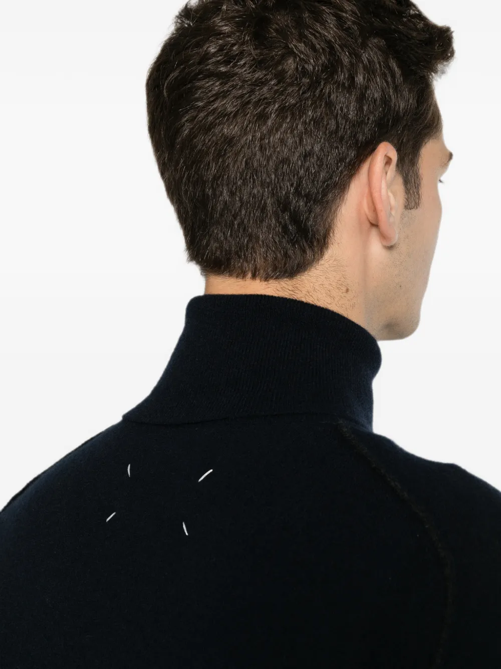 Maison Margiela Trui met gerafelde afwerking en hoge hals Blauw