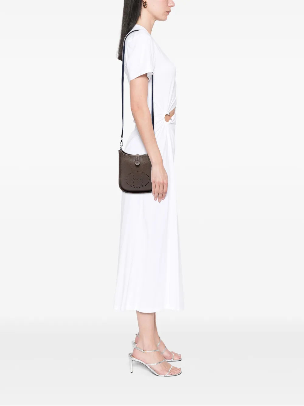 Hermès Pre-owned 2020 Clemence Evelyne 16 Amazone Crossbody Bag in Brown, view 2