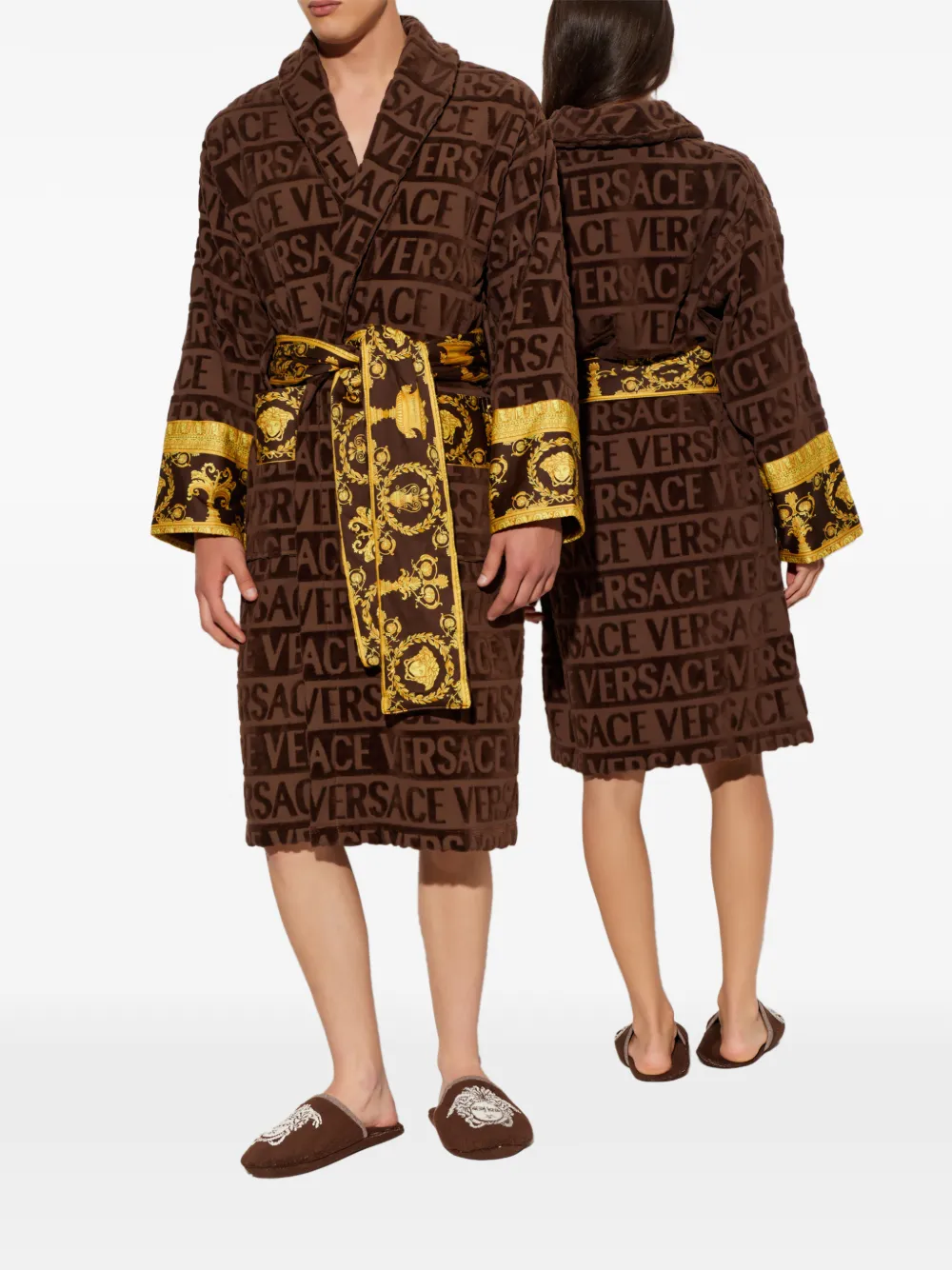 Versace Home 아이 러브 바로크 로고 프린트 가운 In Multi