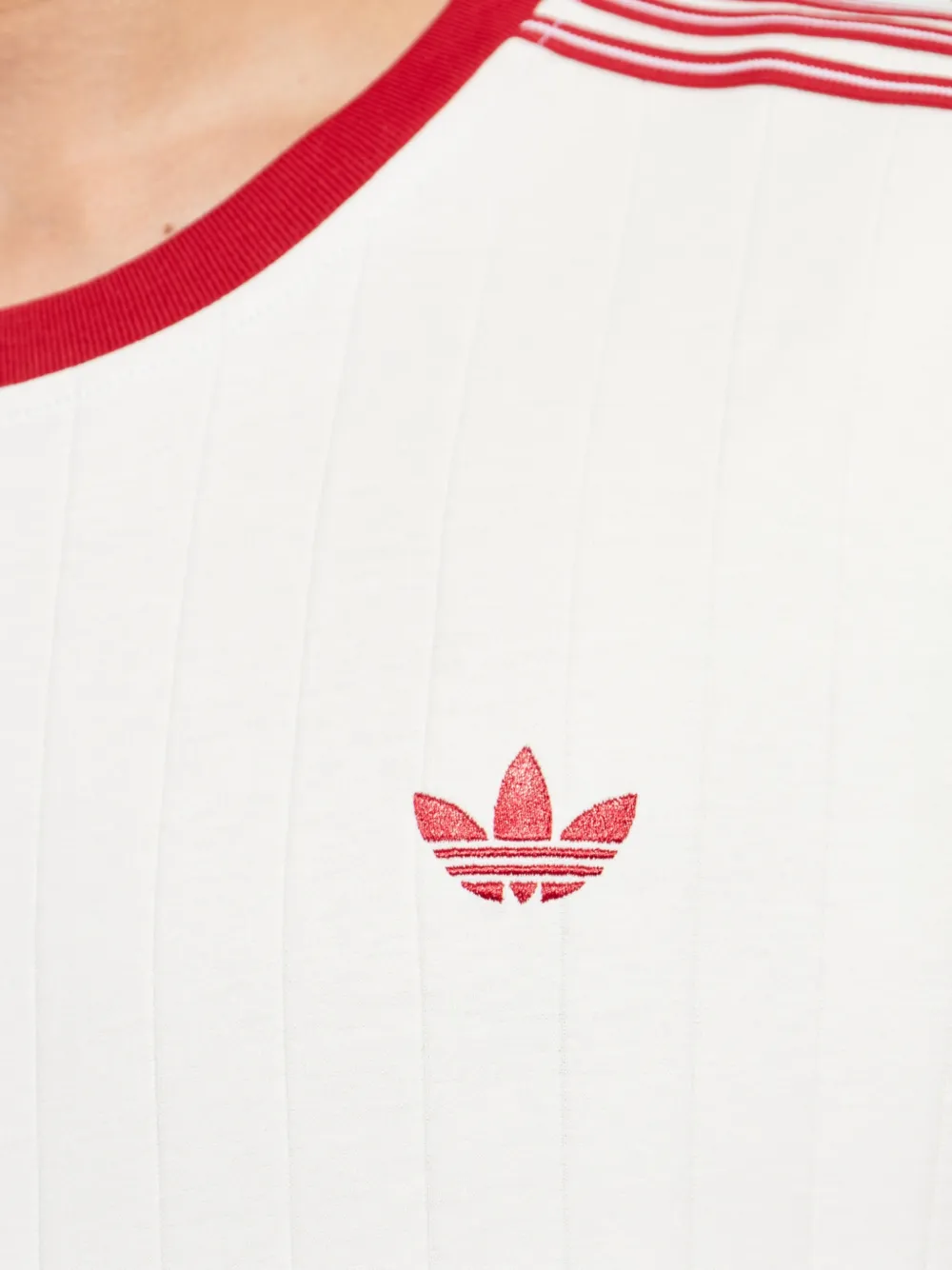 adidas Drop Needle T-shirt met geborduurd logo Wit