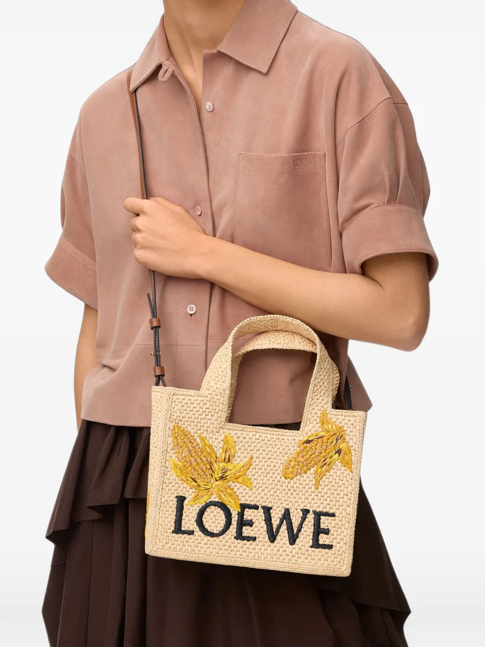 LOEWE Kleine Font geweven shopper met geborduurd logo Beige