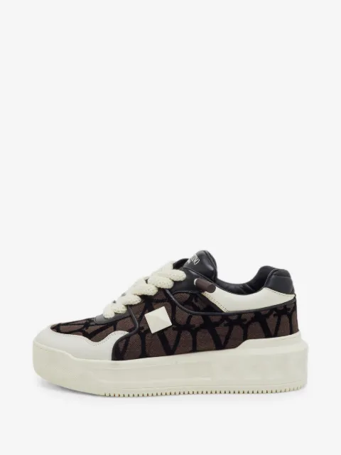 Valentino Garavani Pre-Owned One Stud Toile Iconographe sneakers