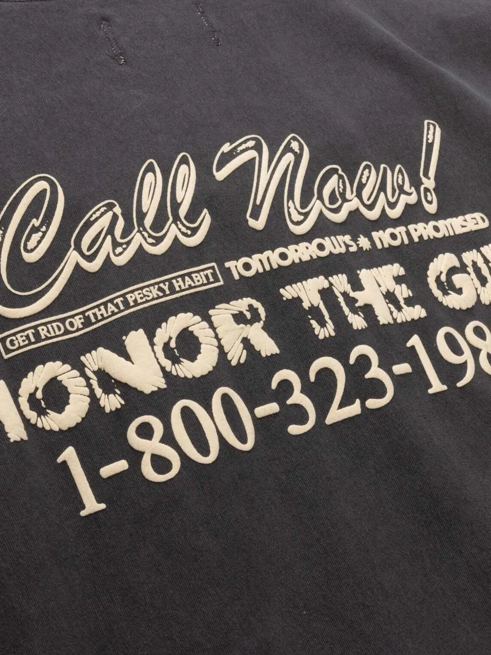 Honor The Gift T-shirt met pofprint Grijs
