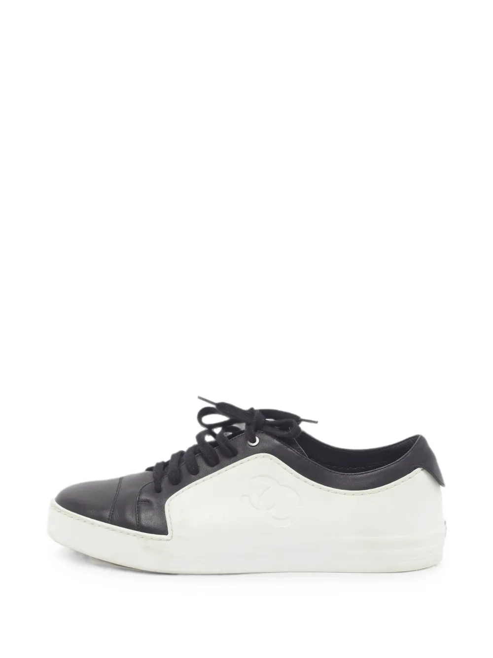 CHANEL Pre-Owned CC lace-up sneakers - Schwarz