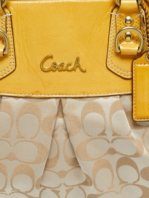 Coach Vintage Ashley Signature Tote Bag | Neutrals | FARFETCH ID