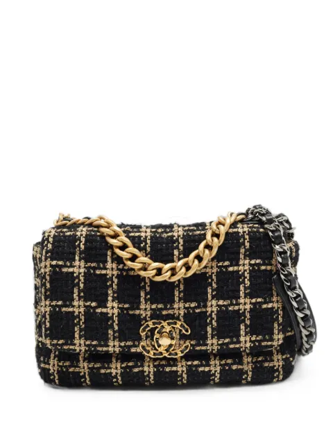 CHANEL Pre-Owned bolsa de hombro 19 con cierre giratorio y logo CC 2021