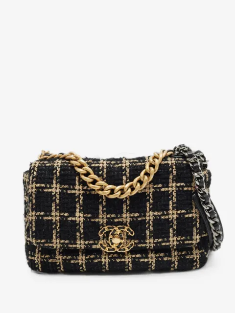 CHANEL Pre-Owned 2021 19 CC turn-lock shoulder bag