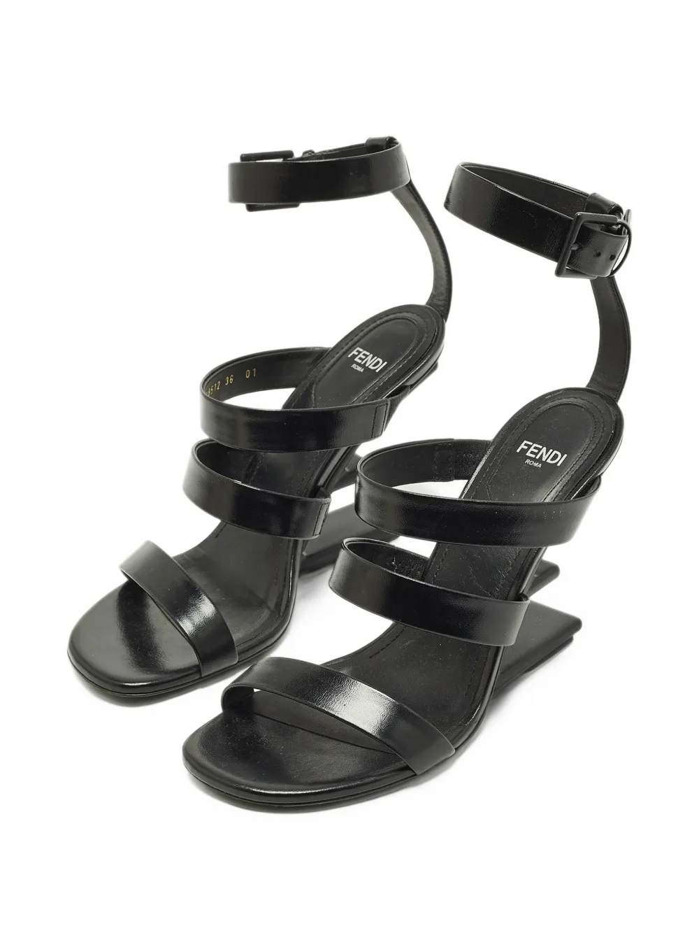 Fendi Pre-Owned buckle-fastening sandals - Schwarz