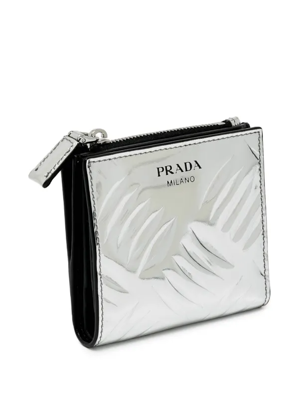 PRADA ホワイト 二つ折り財布 【公式通販】