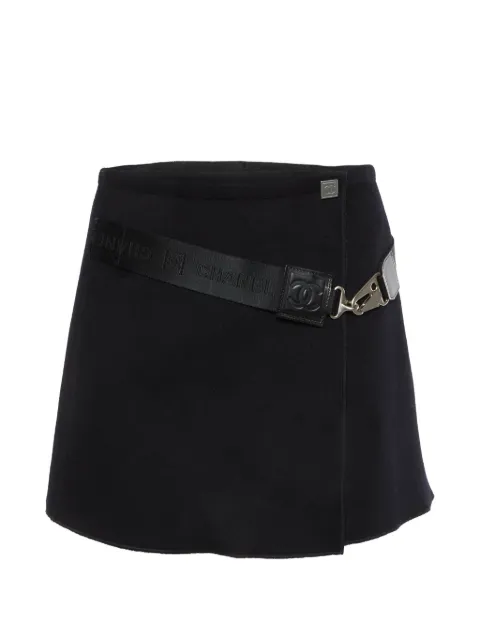 CHANEL Pre-Owned belted mini skirt