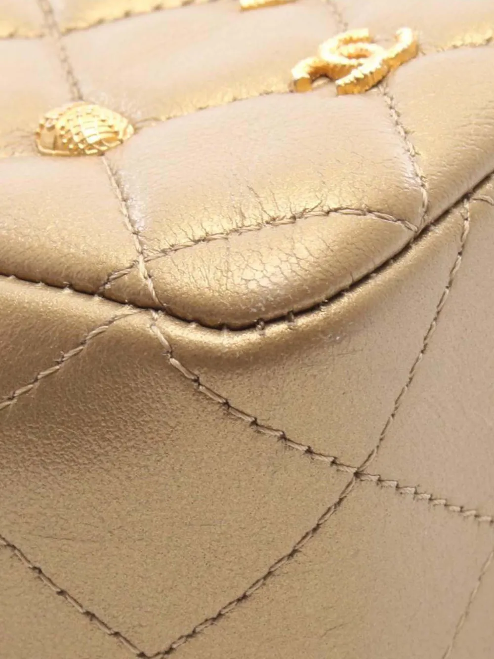  Chanel Pre-owned 2019 Mini Rectangular Classic Metallic Lambskin Egyptian Amulet Charms Single Flap Crossbody Bag - Oro 