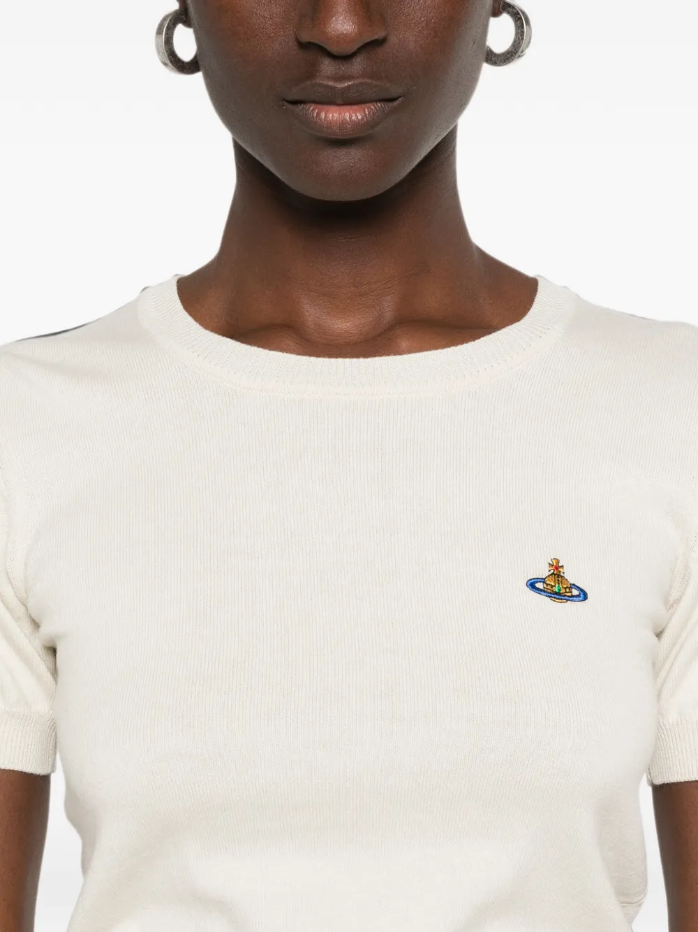 Vivienne Westwood Bea top met korte mouwen en geborduurde Orb Beige