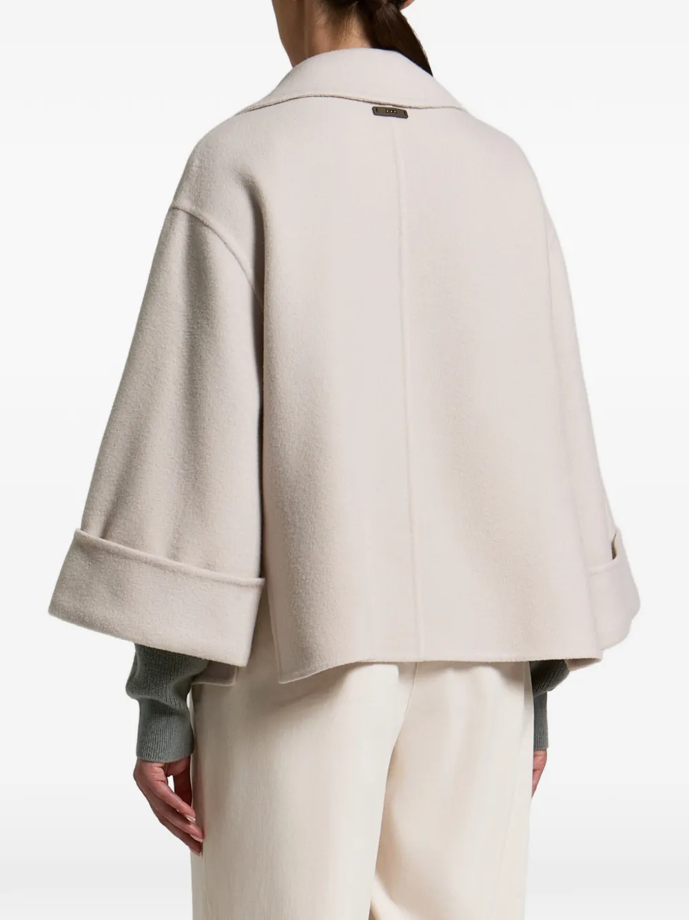 Peserico Cape met dubbele rij knopen Beige