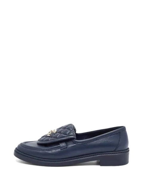 CHANEL Pre-Owned quilted CC turn-lock loafers