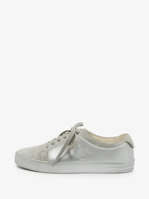 CHANEL Pre-Owned CC suede sneakers