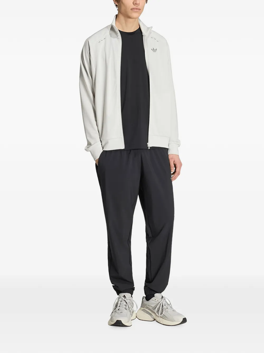 adidas Tech Trefoil Essentials track pants Zwart