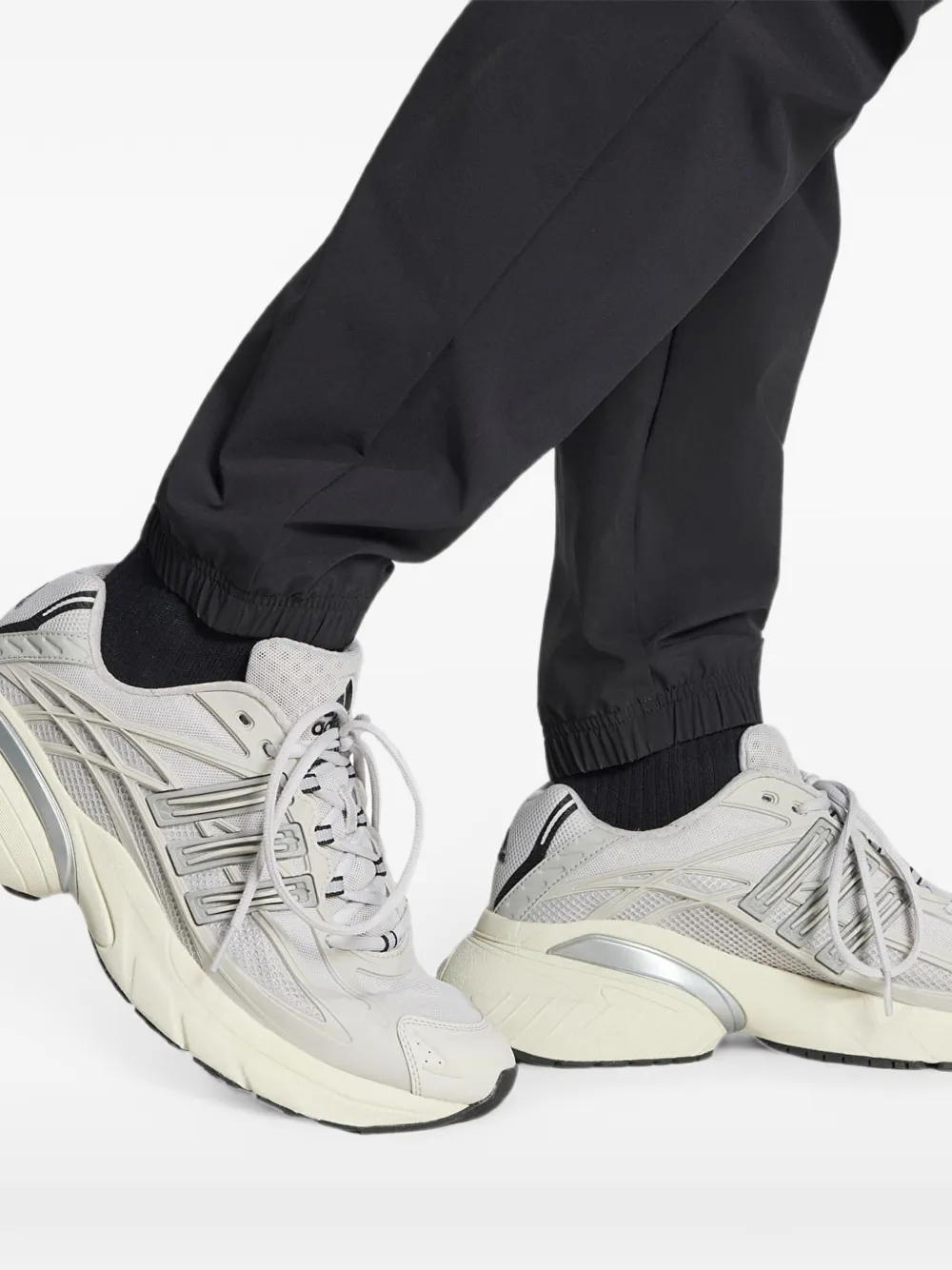 adidas Tech Trefoil Essentials track pants Zwart