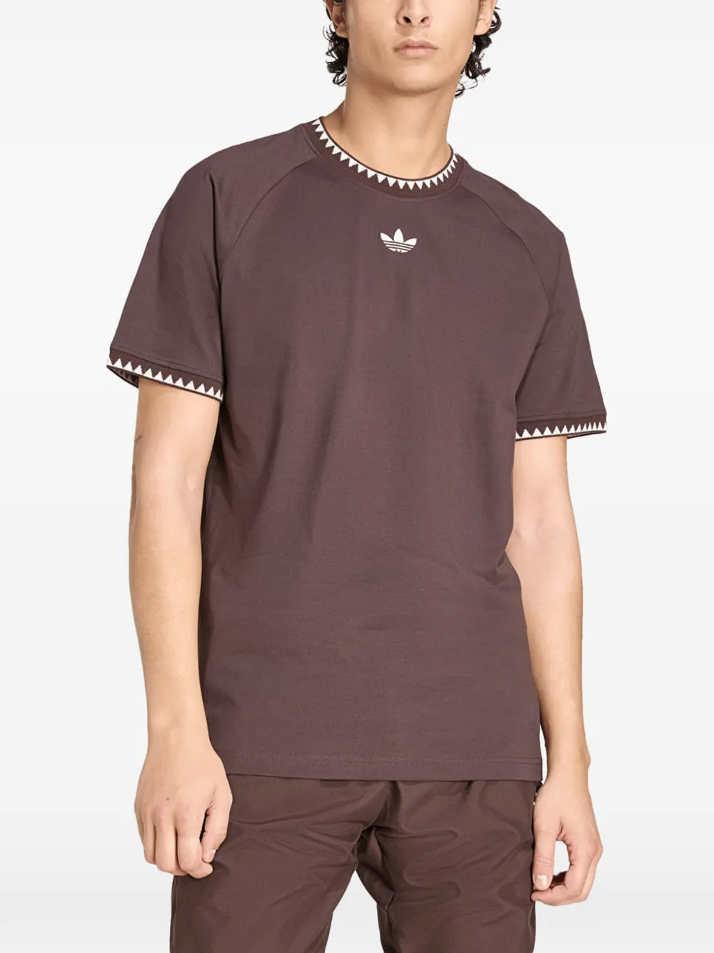 adidas Chest Stripes Engineered Collar logo T-shirt - Marrone
