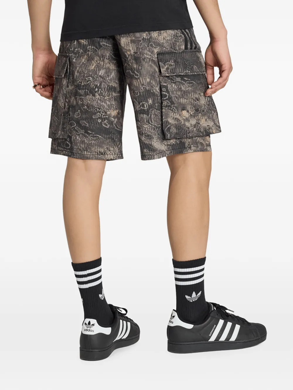 adidas Adilenium Season 5 cargo shorts Grijs