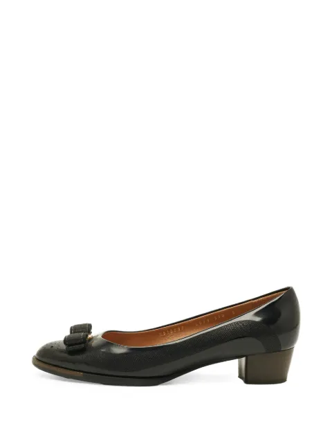 Ferragamo Pre-Owned escarpins à nœud Vara