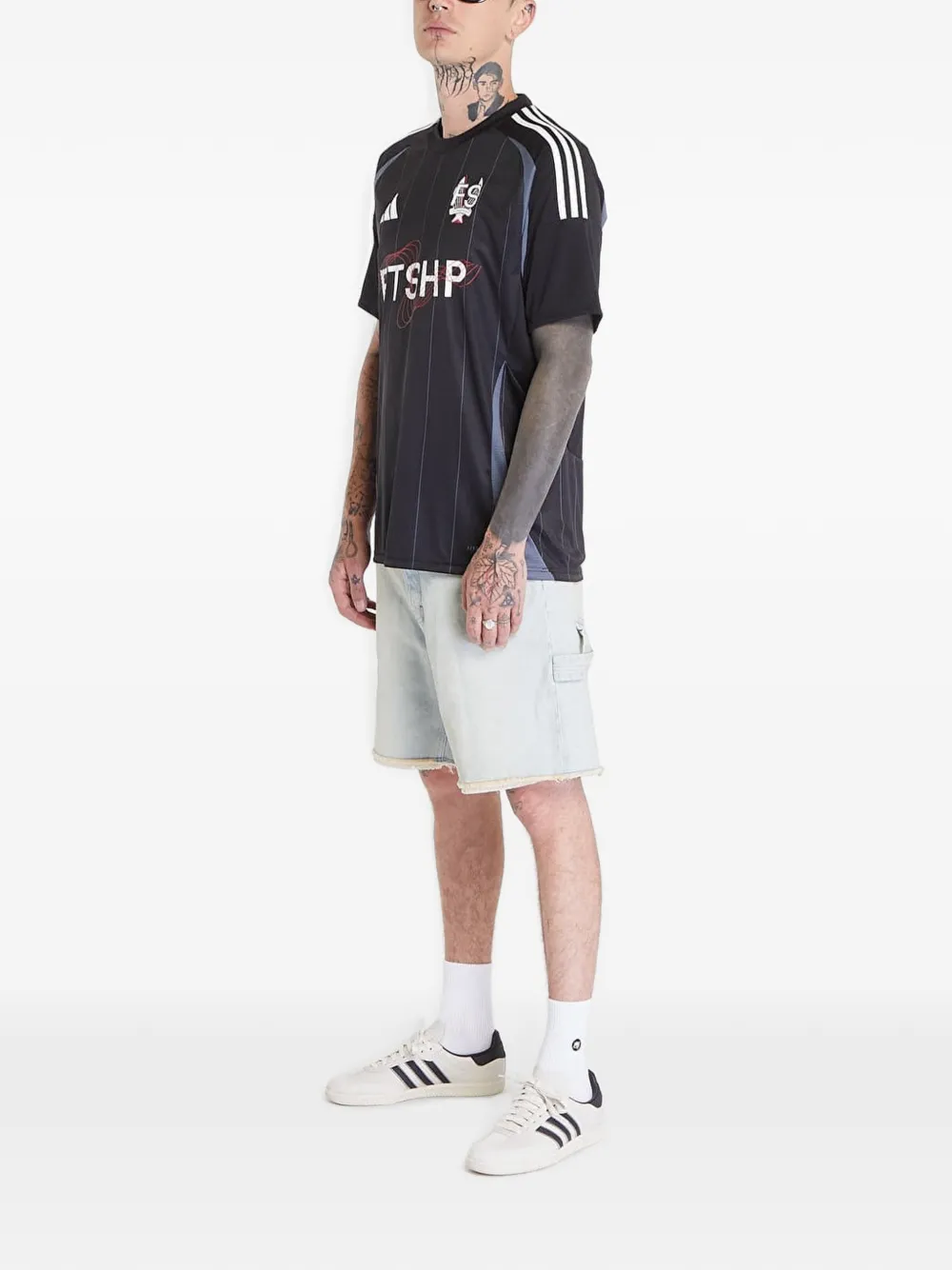 adidas x Footshop Euro Style Cup T-shirt met krijtstreep Zwart
