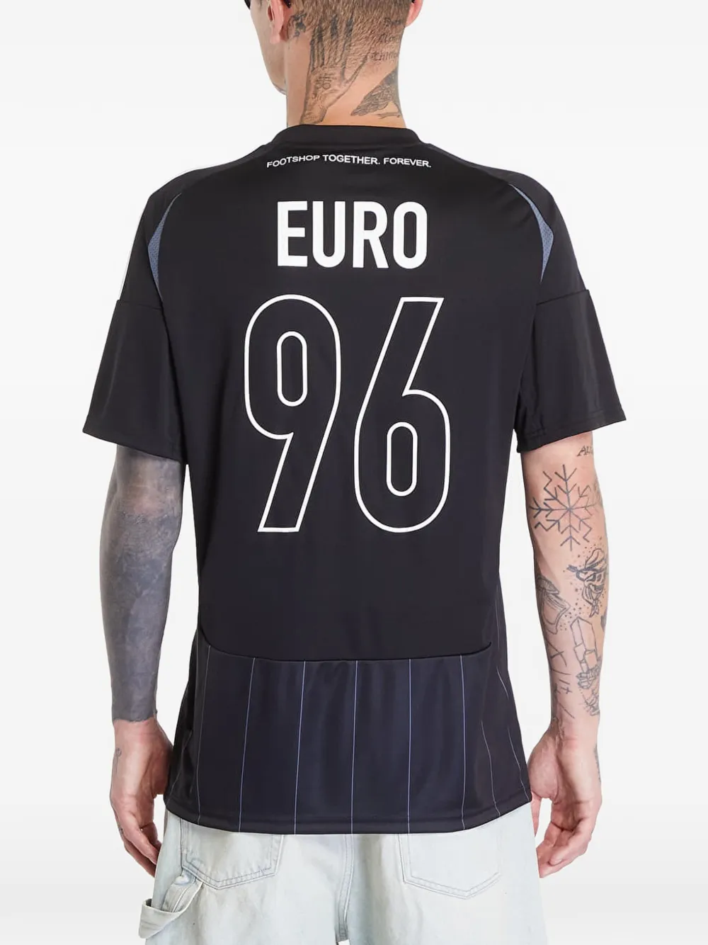 adidas x Footshop Euro Style Cup T-shirt met krijtstreep Zwart