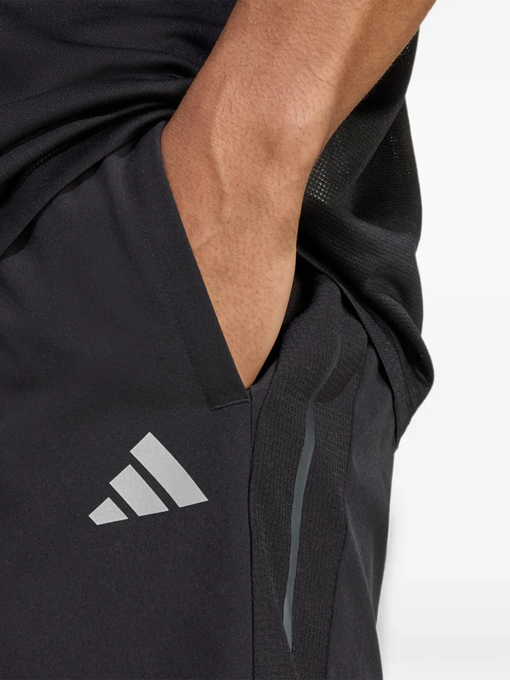 adidas Tech shorts met logo-print en vlakken Zwart