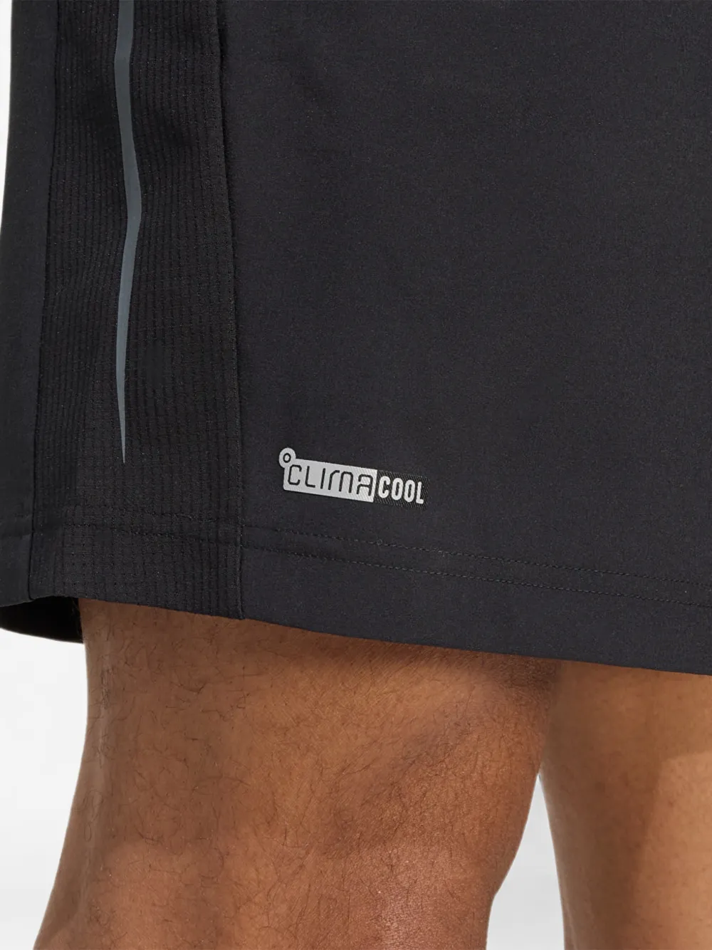 adidas Tech shorts met logo-print en vlakken Zwart