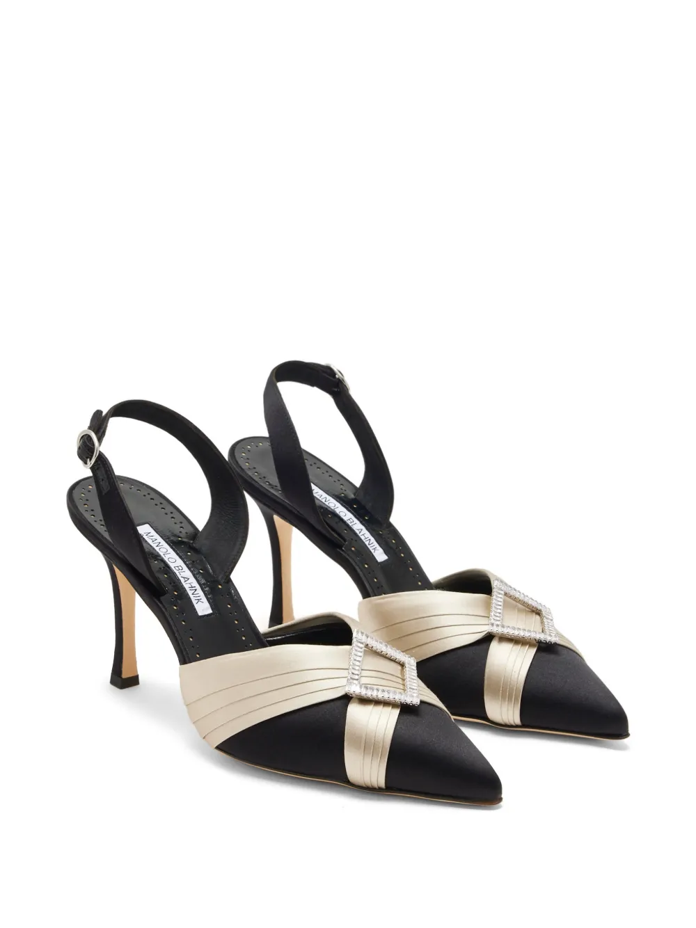 Manolo Blahnik Vierasli geplooide pumps met kristallen gesp Zwart