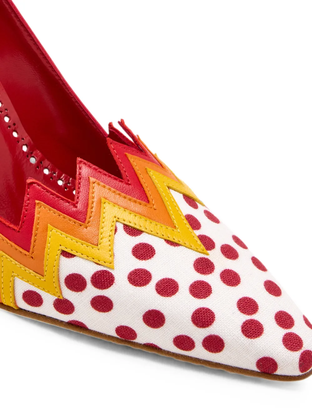 Manolo Blahnik YQUEM pumps met stippen en zigzag-afwerking Wit