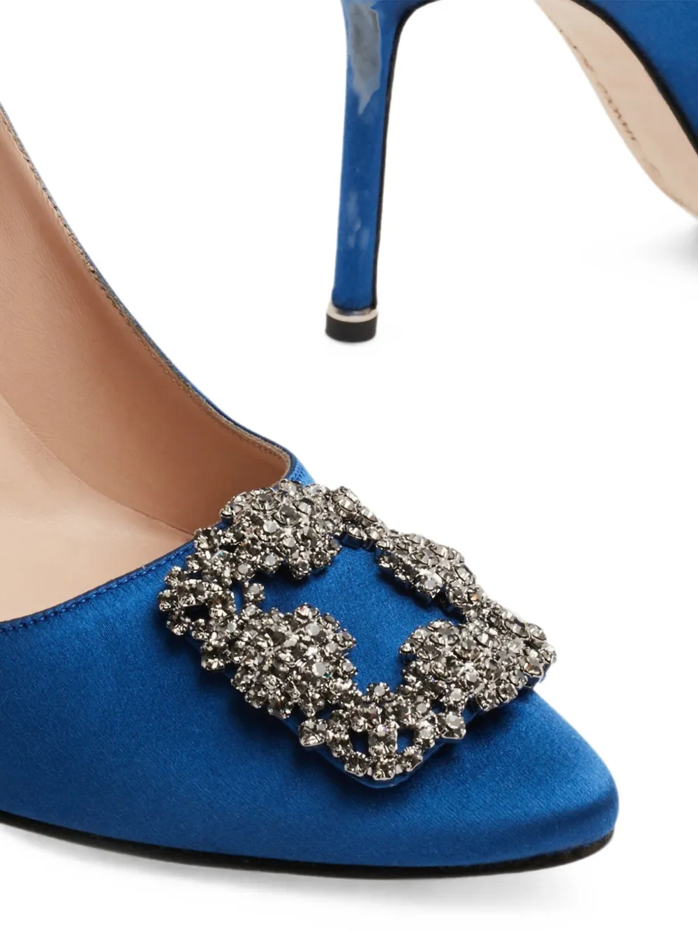 Manolo Blahnik Hangisi crystal-buckle pumps Blauw