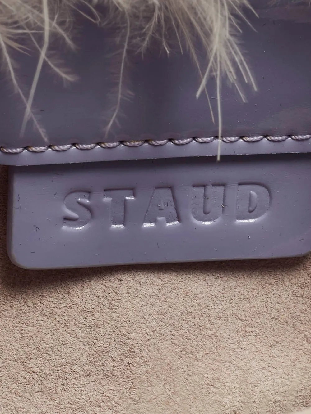 STAUD Nic shopper verfraaid met veren Paars