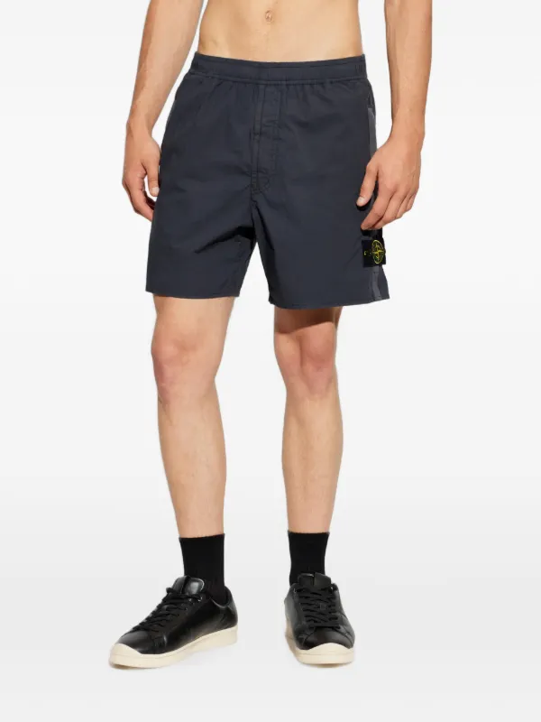 【STONE 】 ロゴパッチ ショートパンツ Stone Island ロゴパッチ ショートパンツ | ブルー | FARFETCH JP