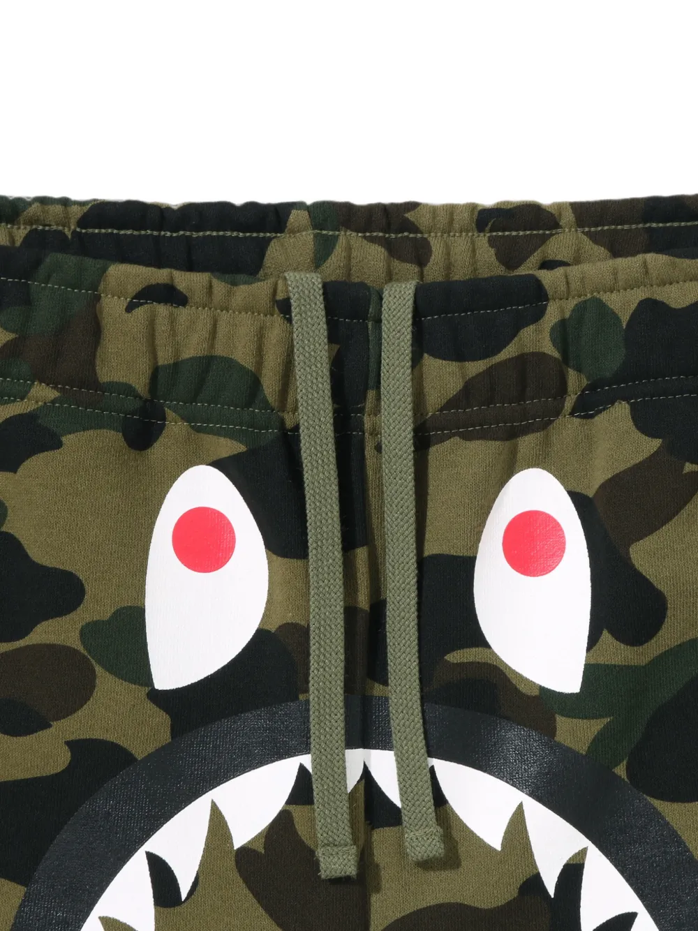 A BATHING APE Shark shorts met camouflageprint Groen