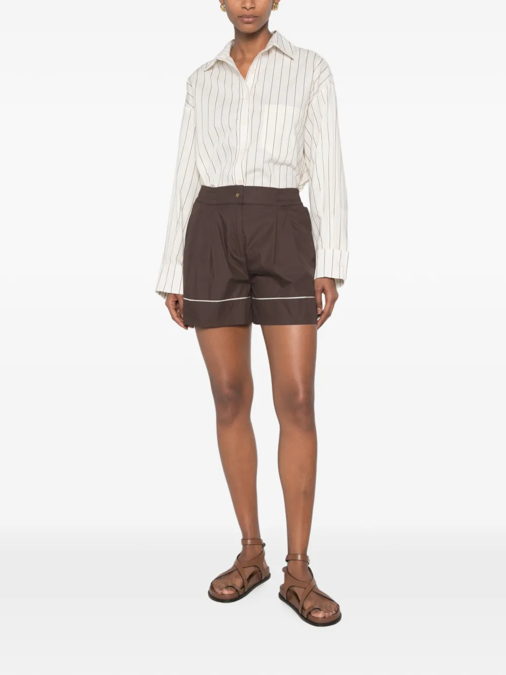 Moncler Shorts met logopatch en afwerking Bruin