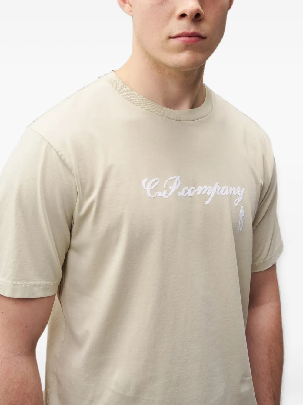 C.P. Company T-shirt met geborduurd logo Beige
