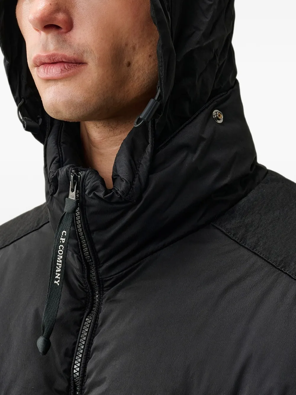 C.P. Company Nycra-R Lens hooded down jacket Zwart
