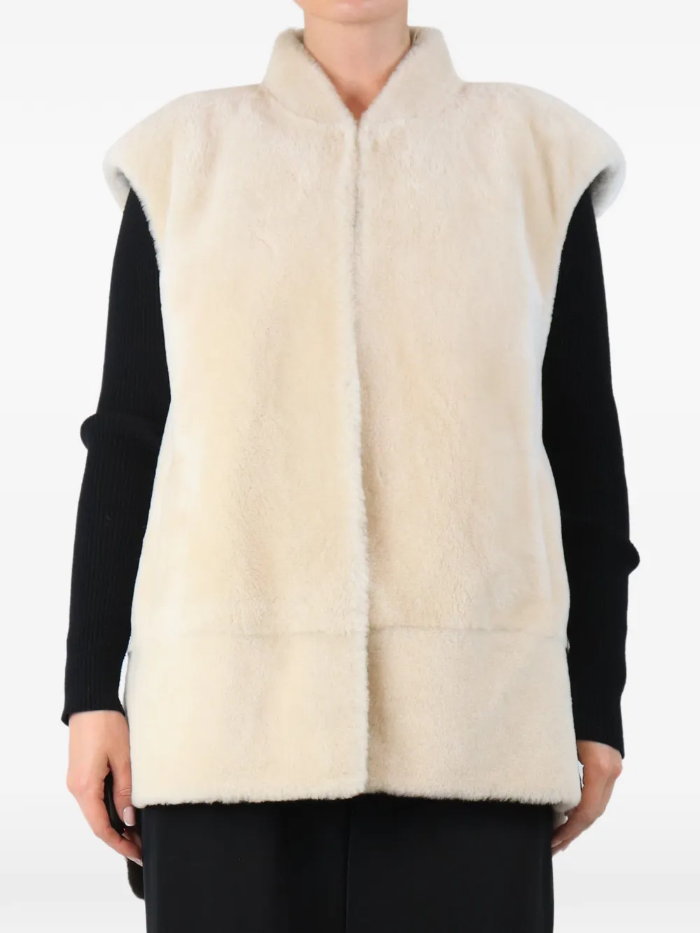 Karl Donoghue Weste aus Faux Shearling - Nude