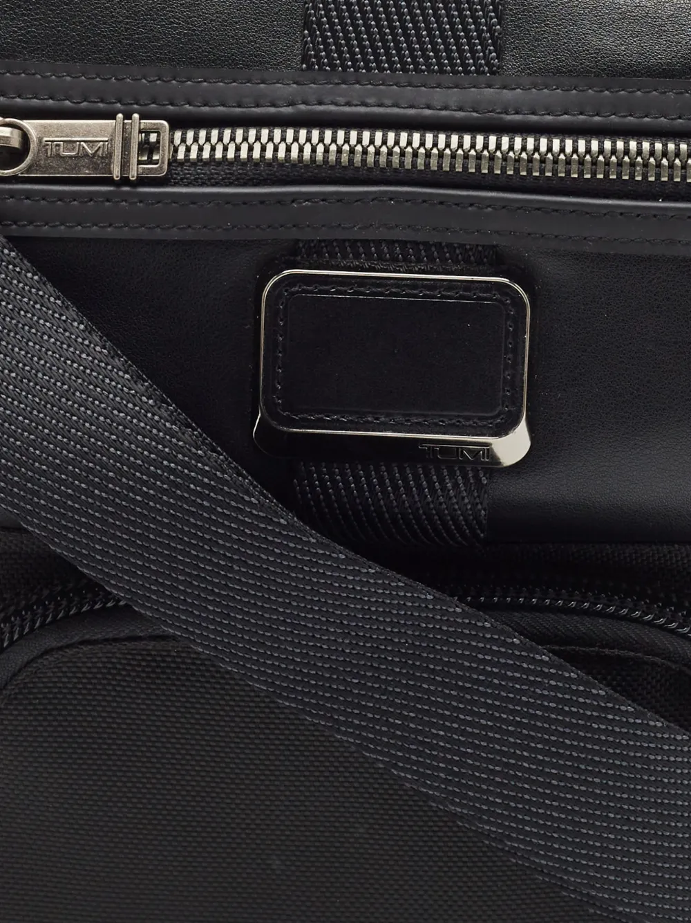 Tumi Barton crossbodytas met leren afwerking Zwart
