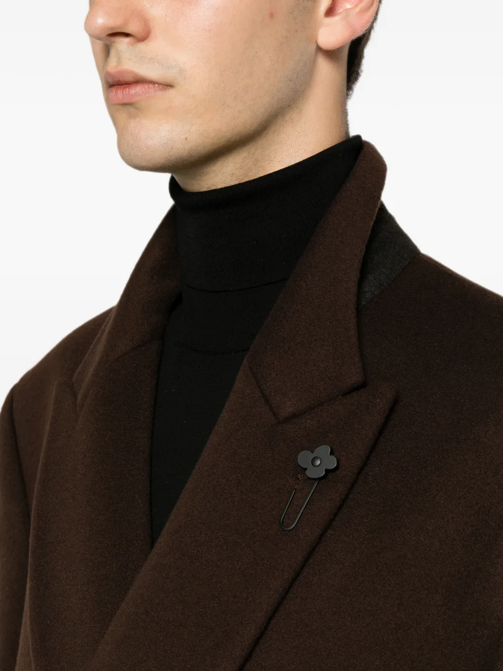 Lardini Jas met dubbele rij knopen en puntige revers Bruin