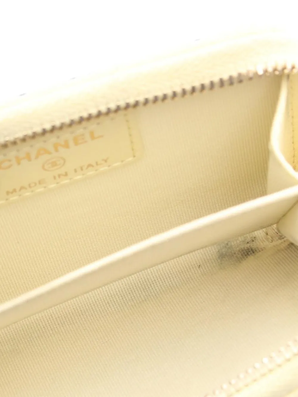 Chanel Pre-owned 19 Matelassé Wallet in Yellow, view 3