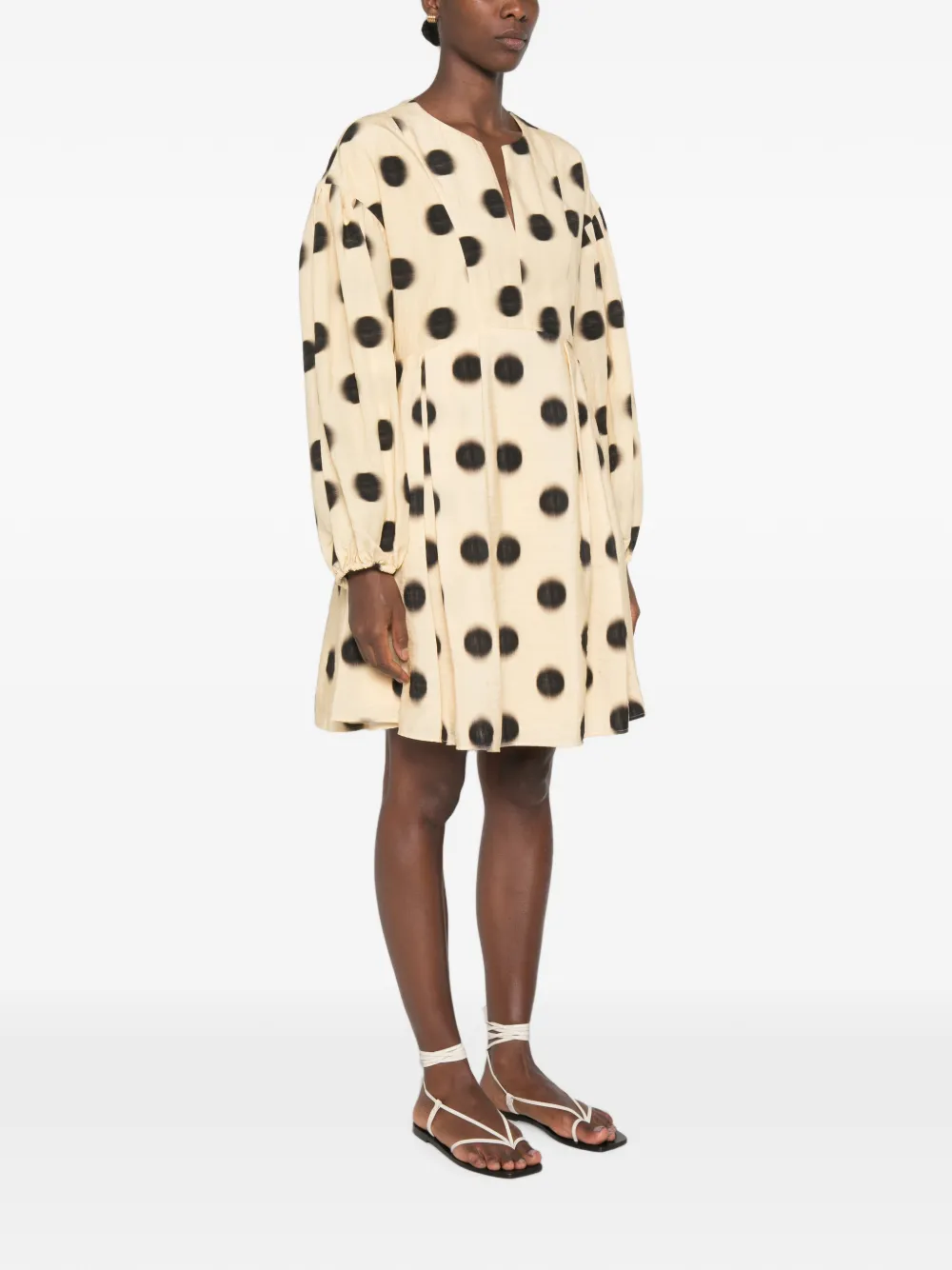 Stine Goya Jurk met ballonmouwen en stippen Beige