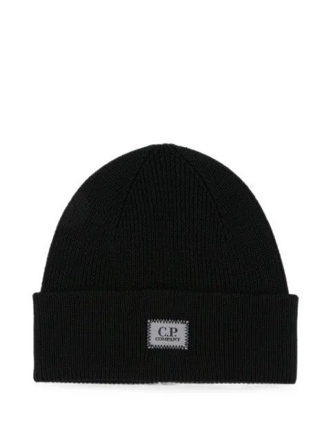 C.P. Company Gerippte Beanie mit Logo-Patch